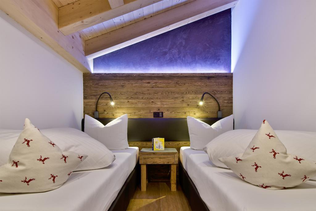 Pete Alpine Boutique Hotel - Klein Und Fein - Private Spa Suiten Und Zimmer St Anton am Arlberg Værelse billede