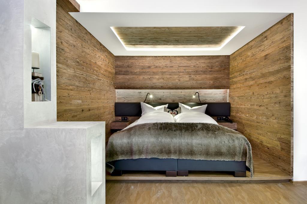 Pete Alpine Boutique Hotel - Klein Und Fein - Private Spa Suiten Und Zimmer St Anton am Arlberg Værelse billede